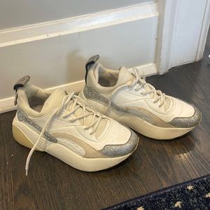 Stella McCartney Sneakers size 36! very comfortable and good condition